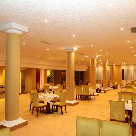 Kenenisa Hotel Addis Ababa Exterior photo