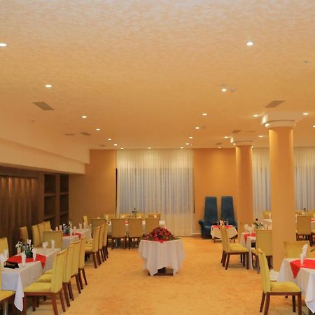 Kenenisa Hotel Addis Ababa Exterior photo